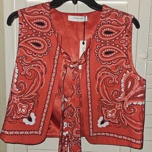 Red Paisley Tie-Front Sleeveless Top/vest